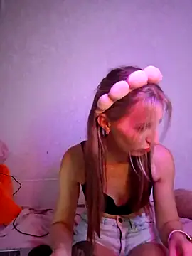 Snapshot of carolinakis_ chatting on November 20, 10:53 pm carolinakis online show from November 20, 10:53 pm