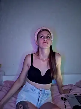 Snapshot of carolinakis_ chatting on November 21, 8:40 pm carolinakis online show from November 21, 8:40 pm