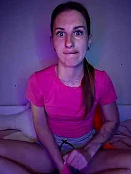 carolinakis  online show from March 25, 12:16 am