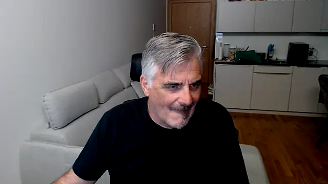 Buidapest online show from November 17, 1:55 am