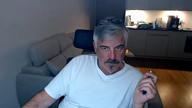 Buidapest online show from January 5, 6:33 pm