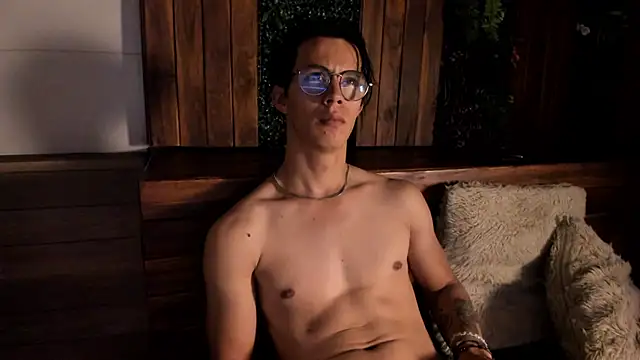 Snapshot of Brandon_starkk chatting on November 19, 12:16 pm Brandon starkk online show from November 19, 12:16 pm