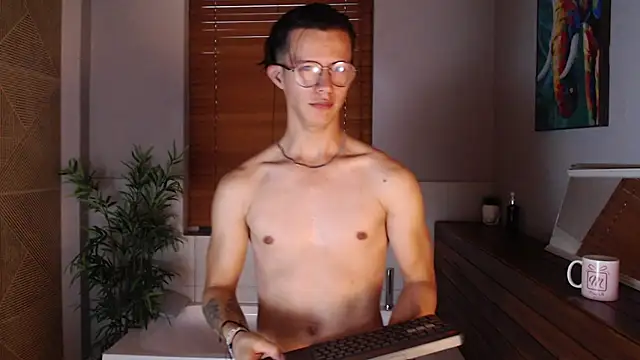 Snapshot of Brandon_starkk chatting on December 4, 12:36 pm Brandon starkk online show from December 4, 12:36 pm