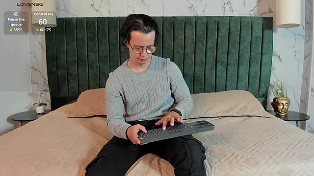 Brandon starkk online show from March 17, 11:57 am