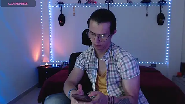 Brandon starkk online show from May 30, 8:50 pm