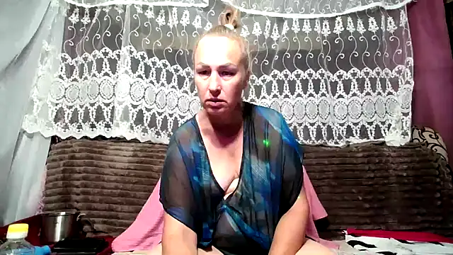 Snapshot of Kissingyouu chatting on June 27, 3:33 am Kissingyouu online show from June 27, 3:33 am