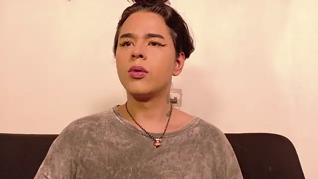 Snapshot of Angel-umbra chatting on March 12, 8:26 pm Angel-umbra online show from March 12, 8:26 pm