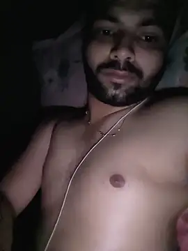 Snapshot of hunterr1593 chatting on April 23, 7:27 pm hunterr1593 online show from April 23, 7:27 pm