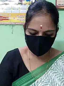 Snapshot of Queen-Neha chatting on December 2, 11:04 am Queen-Neha online show from December 2, 11:04 am