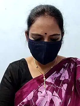 Snapshot of Queen-Neha chatting on December 5, 5:53 pm Queen-Neha online show from December 5, 5:53 pm