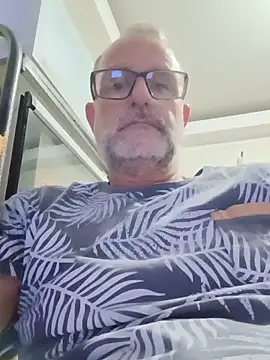 Snapshot of nard53 chatting on June 5, 8:53 am nard53 online show from June 5, 8:53 am