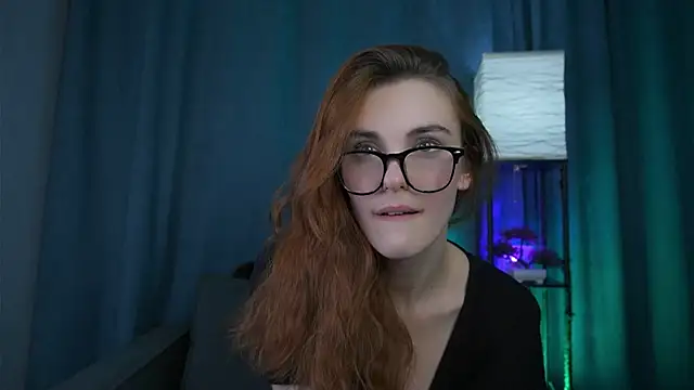 Snapshot of foxy_cute4you chatting on November 30, 7:18 pm foxy cute4you online show from November 30, 7:18 pm