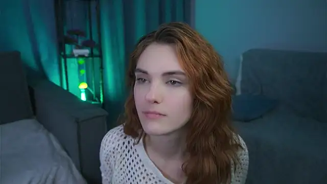 Snapshot of foxy_cute4you chatting on December 5, 7:10 pm foxy cute4you online show from December 5, 7:10 pm