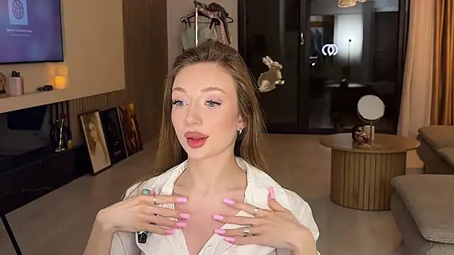 Jolienne online show from June 4, 8:48 pm