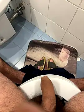 Snapshot of marc8876 chatting on November 29, 6:05 am marc8876 online show from November 29, 6:05 am