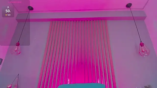 Snapshot of nicolesteele_ chatting on December 16, 7:41 pm nicolesteele online show from December 16, 7:41 pm