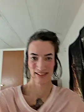 Snapshot of MaitressePomme3 chatting on November 27, 2:19 pm MaitressePomme3 online show from November 27, 2:19 pm