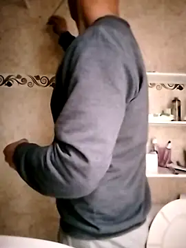 Snapshot of gari_8 chatting on December 15, 8:13 pm gari 8 online show from December 15, 8:13 pm