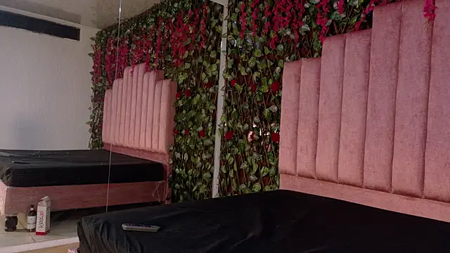 Snapshot of MiaJanss chatting on November 25, 3:01 pm MiaJanss online show from November 25, 3:01 pm