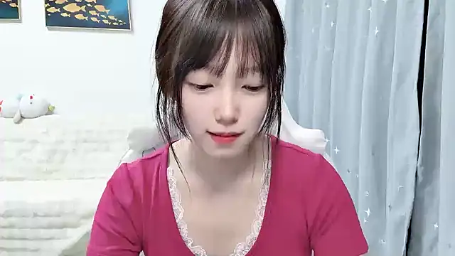 yuyayayu online show from February 11, 2:44 pm