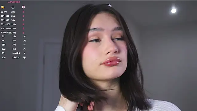 Snapshot of SoftLuna chatting on November 25, 5:51 am SoftLuna online show from November 25, 5:51 am