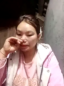 Snapshot of yu-zhen chatting on December 4, 9:23 pm yu-zhen online show from December 4, 9:23 pm