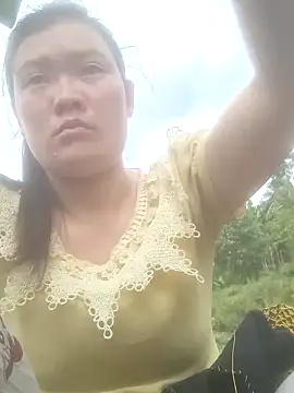 Snapshot of meomeo-00 chatting on November 24, 3:06 am meomeo-00 online show from November 24, 3:06 am