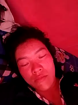 Snapshot of meomeo-00 chatting on December 15, 12:04 am meomeo-00 online show from December 15, 12:04 am