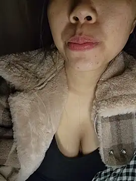 Snapshot of Xiu-L chatting on December 5, 3:15 am Xiu-L online show from December 5, 3:15 am