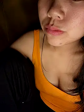 Snapshot of Xiu-L chatting on December 15, 3:38 pm Xiu-L online show from December 15, 3:38 pm