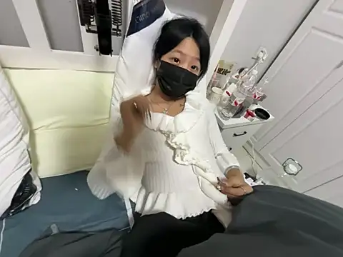 Snapshot of Rosy100 chatting on December 14, 11:04 am Rosy100 online show from December 14, 11:04 am