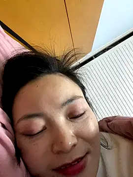 Snapshot of water-h chatting on November 27, 10:56 pm water-h online show from November 27, 10:56 pm