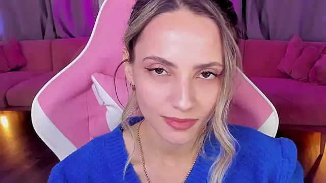 Snapshot of amelia_meili chatting on November 24, 1:00 pm amelia meili online show from November 24, 1:00 pm