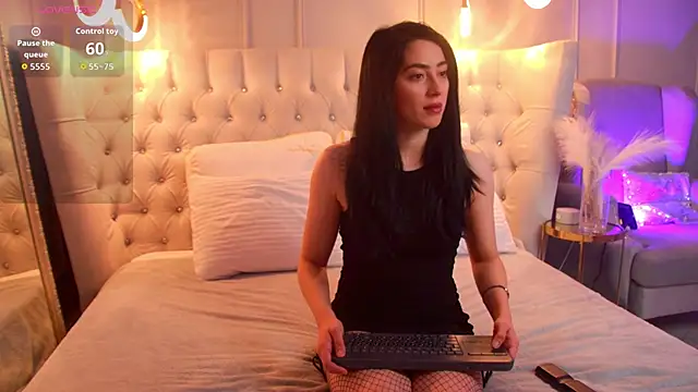 Snapshot of VelissaBowen chatting on December 4, 9:29 am VelissaBowen online show from December 4, 9:29 am