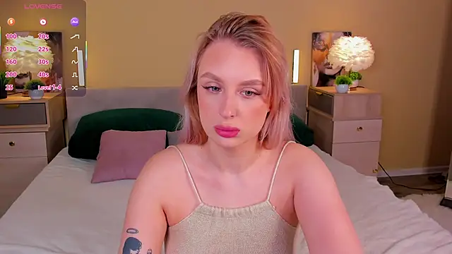 KiraRuiz online show from February 3, 1:04 am