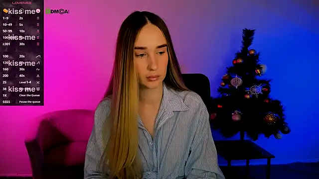 Snapshot of _kellykitten_ chatting on December 17, 9:59 am kellykitten online show from December 17, 9:59 am