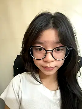 Snapshot of mau155_ chatting on November 17, 1:17 pm mau155 online show from November 17, 1:17 pm