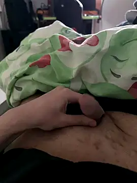 Snapshot of Alessandro_478 chatting on December 4, 3:16 am Alessandro 478 online show from December 4, 3:16 am