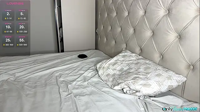 Maxhornyblondieman online show from June 25, 12:20 pm
