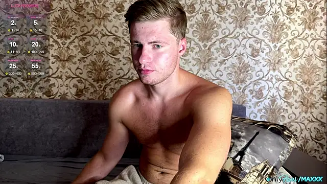 Maxhornyblondieman online show from July 18, 1:26 pm