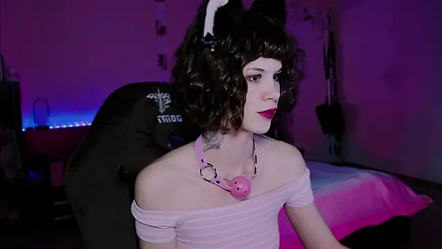 Snapshot of Ebfaafret chatting on November 21, 4:00 am Ebfaafret online show from November 21, 4:00 am