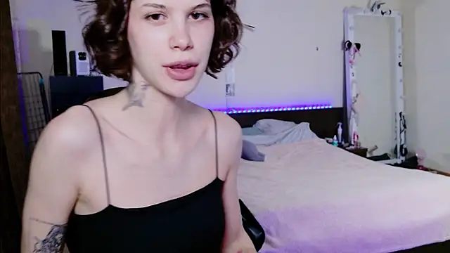 Snapshot of Ebfaafret chatting on December 1, 7:02 am Ebfaafret online show from December 1, 7:02 am