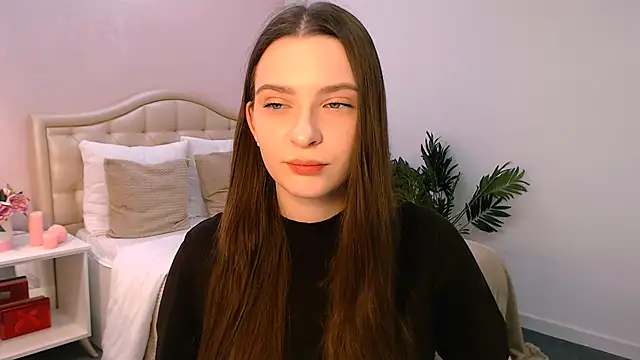 Snapshot of charming_berry chatting on November 26, 6:03 am charming berry online show from November 26, 6:03 am