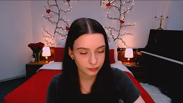 Snapshot of charming_berry chatting on November 30, 6:06 am charming berry online show from November 30, 6:06 am