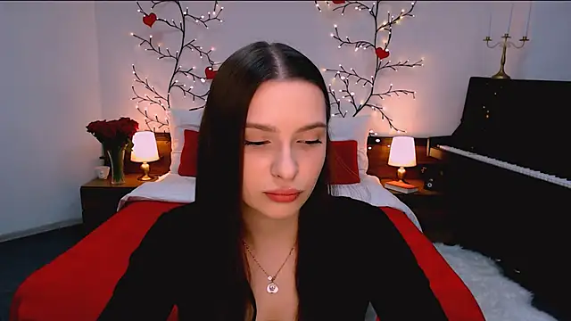 Snapshot of charming_berry chatting on December 1, 1:05 pm charming berry online show from December 1, 1:05 pm