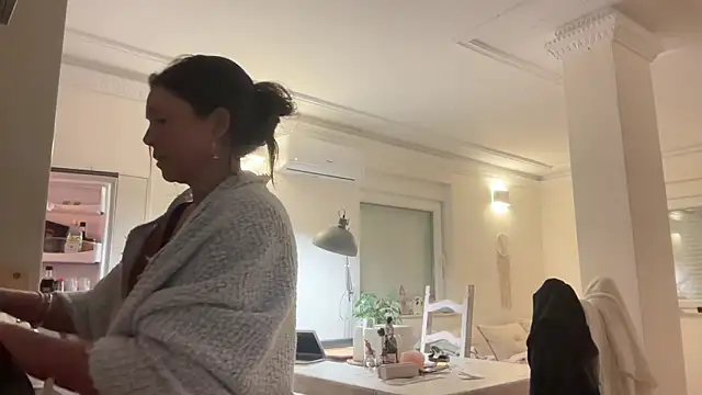 Snapshot of AnnaSophiaX chatting on December 2, 8:48 pm AnnaSophiaX online show from December 2, 8:48 pm