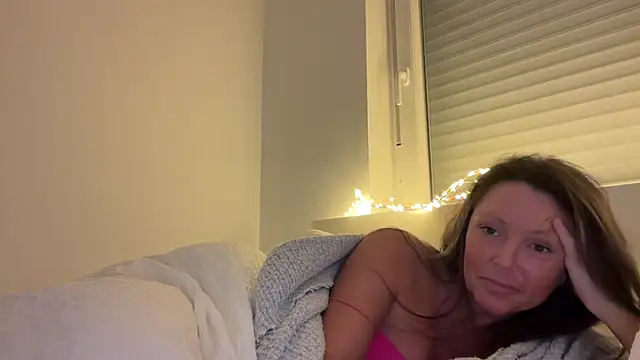 Snapshot of AnnaSophiaX chatting on December 15, 7:18 pm AnnaSophiaX online show from December 15, 7:18 pm