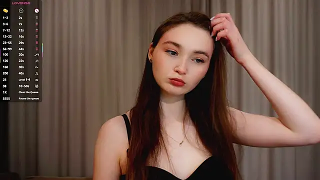 Eliravelvet online show from December 15, 5:17 pm