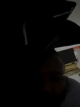 Snapshot of mrcougarfucker chatting on November 18, 9:19 pm mrcougarfucker online show from November 18, 9:19 pm