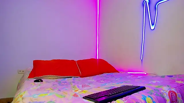 demonychloe online show from May 1, 2:10 pm